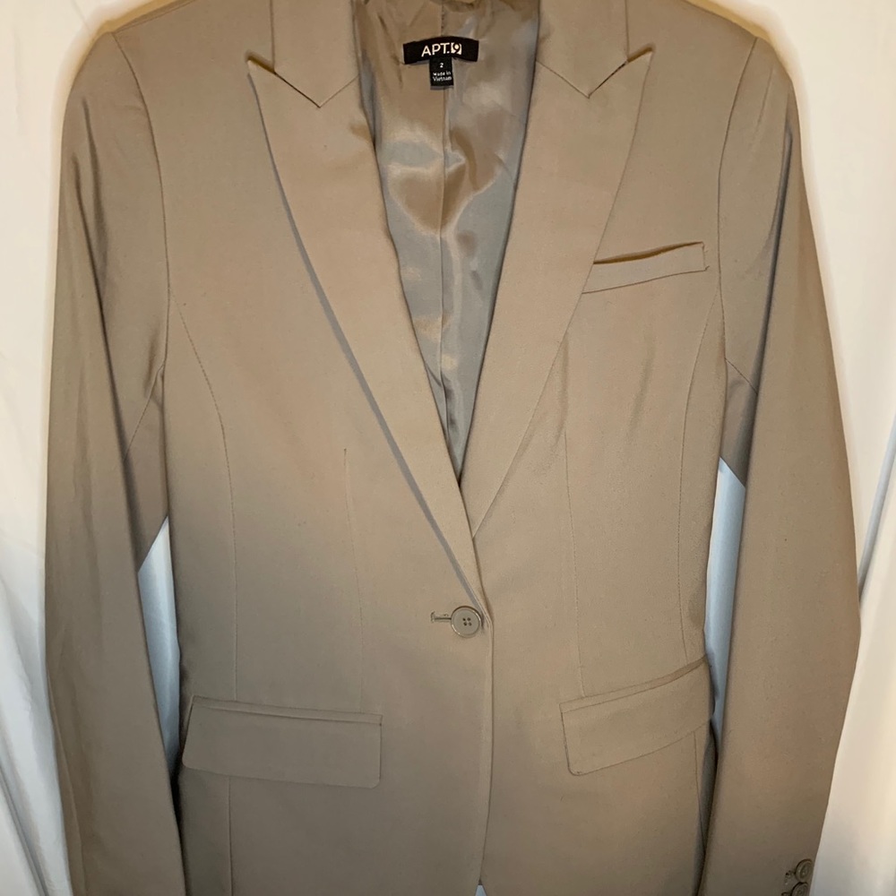 Apt. 9 Tan Blazer Size 2